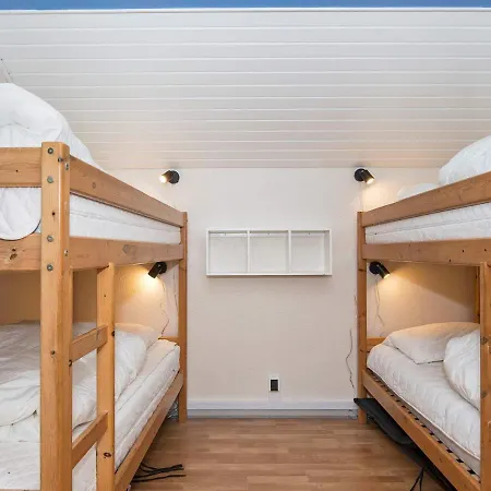 10 Person Holiday In Henne